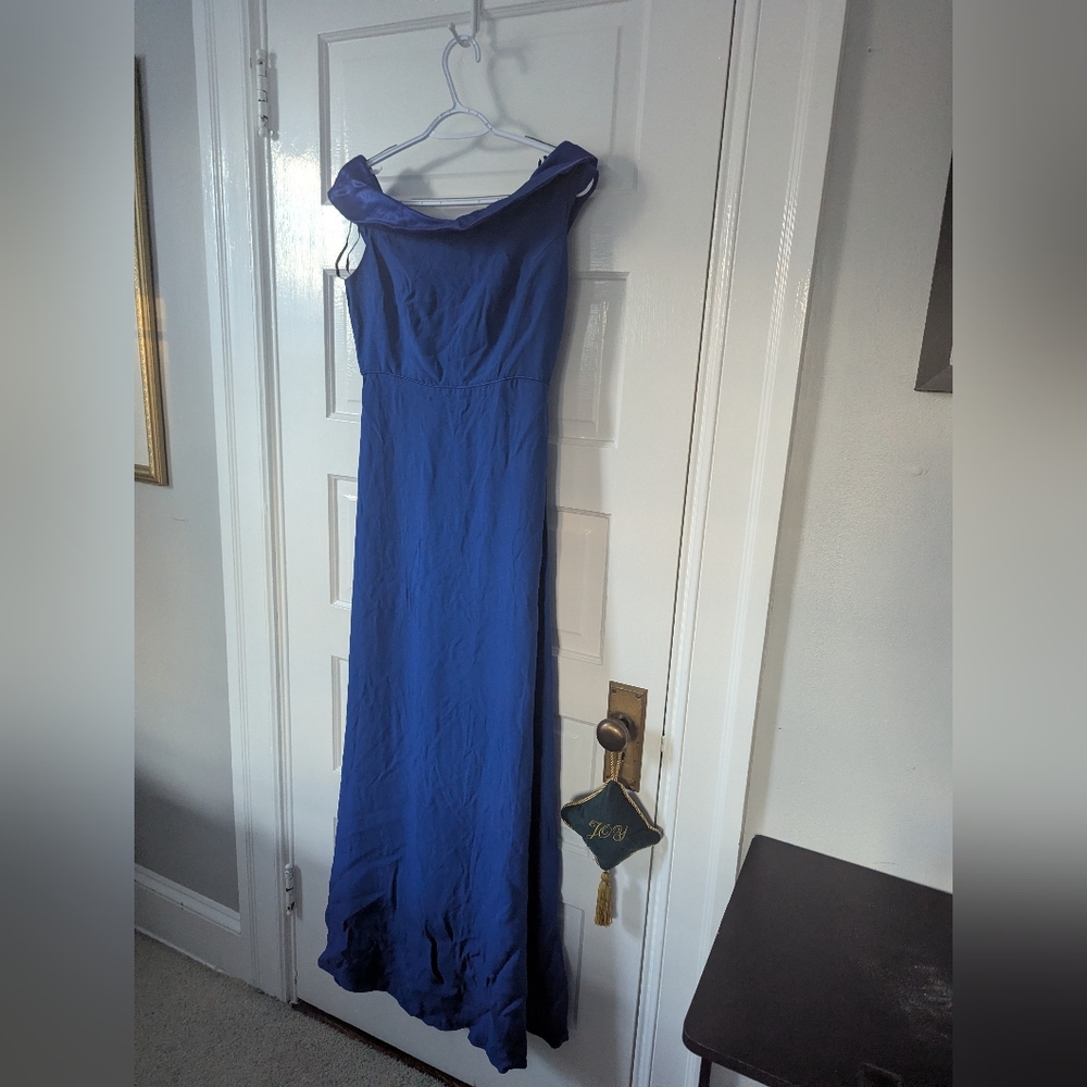 Elegant Blue Evening Gown